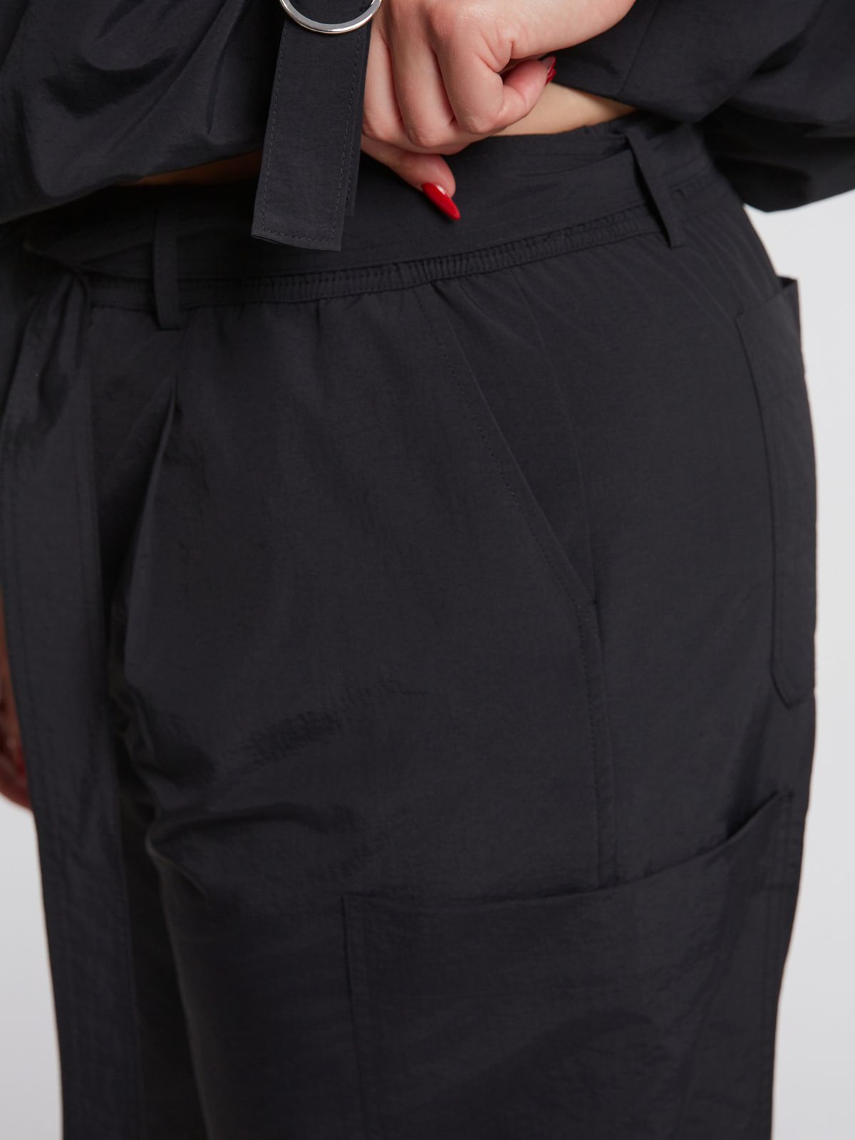 Utility tapered trousers with belt