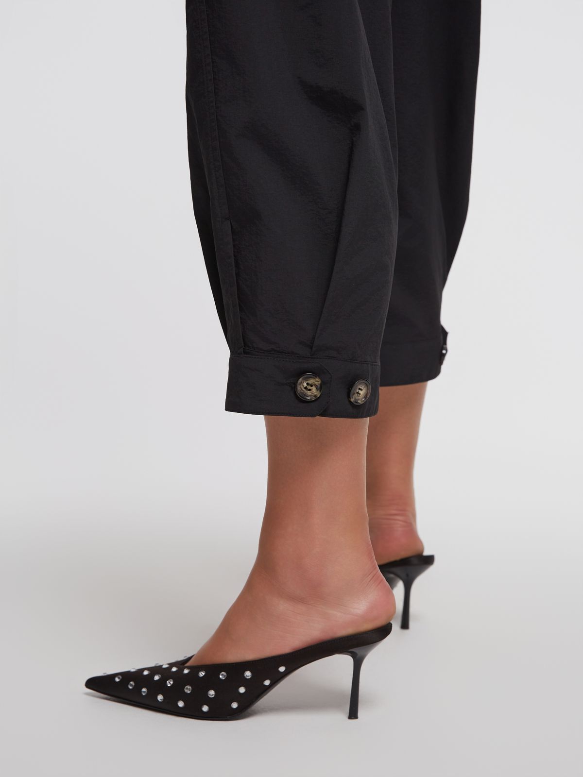 Utility tapered trousers with belt