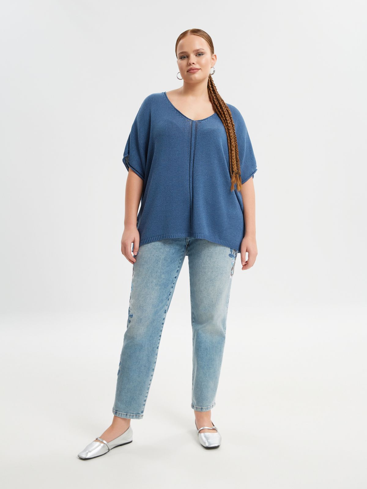 V-neck knit top with front detailing