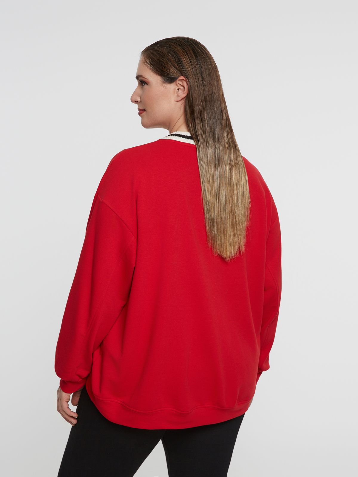 V-neck sweatshirt with contrasting trim