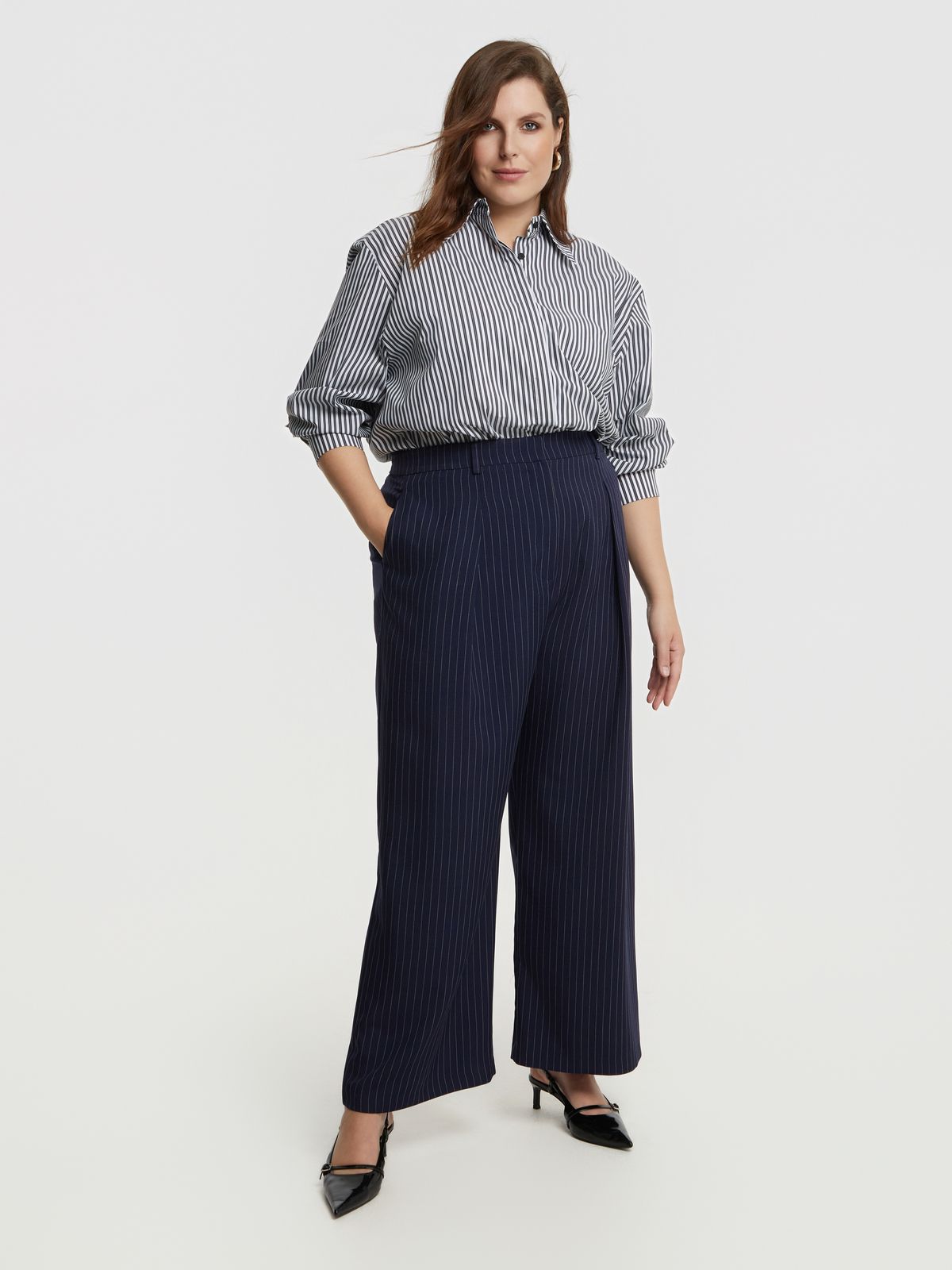 Wide-leg pinstripe pants with pleated front