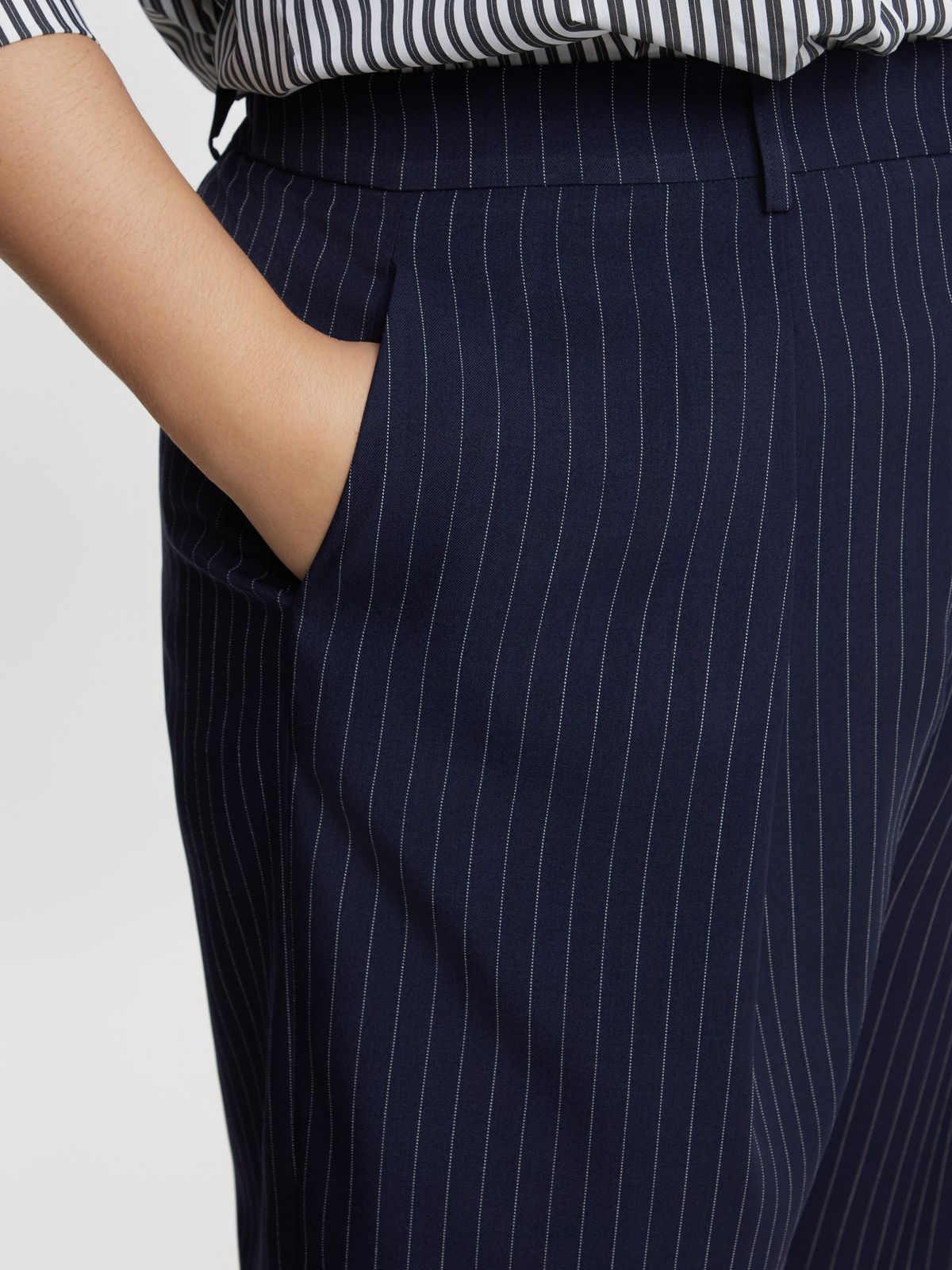 Wide-leg pinstripe pants with pleated front
