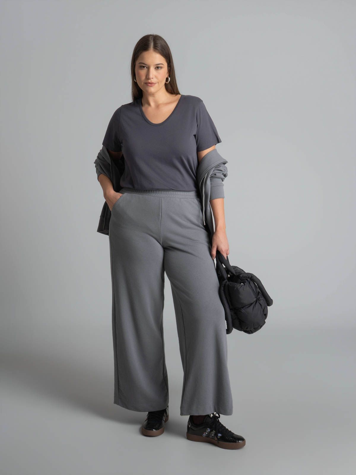 Wide-leg sweat trousers with pockets