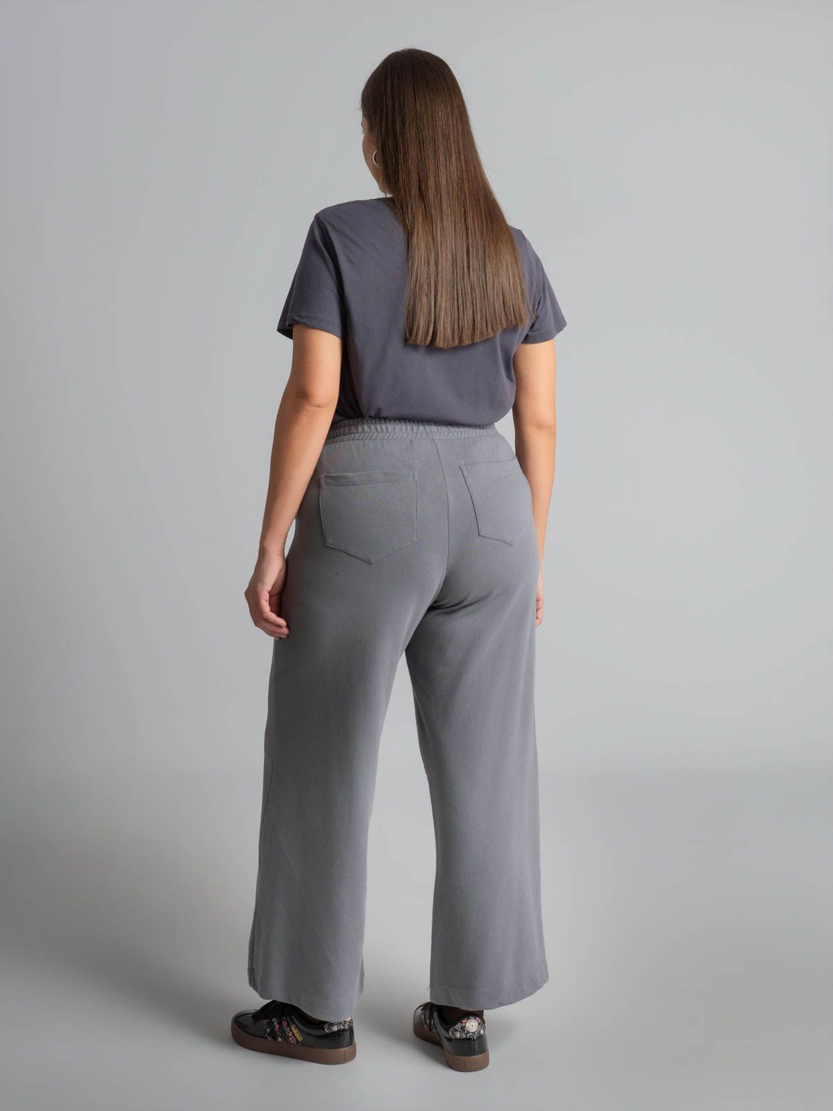Wide-leg sweat trousers with pockets