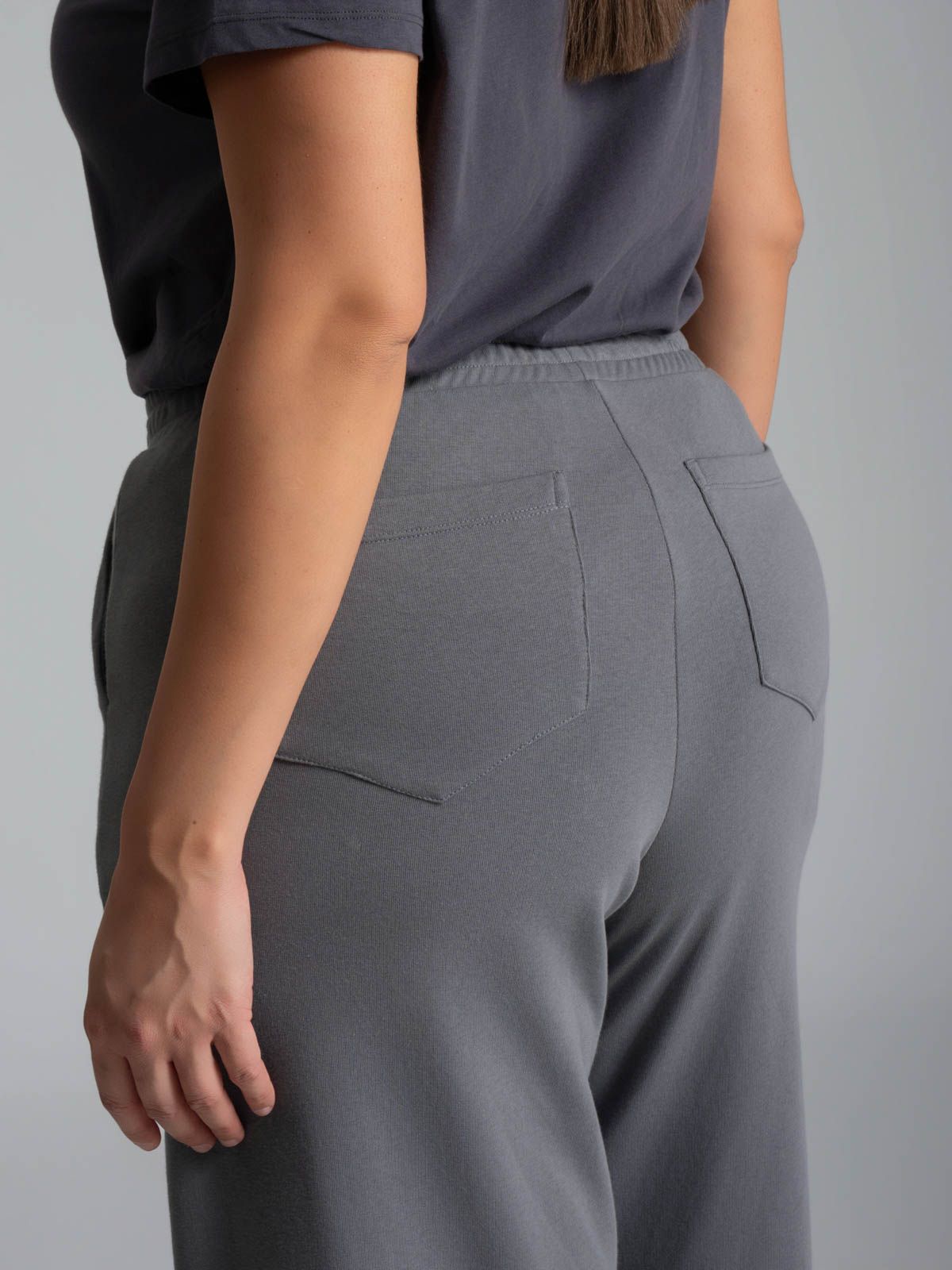 Wide-leg sweat trousers with pockets