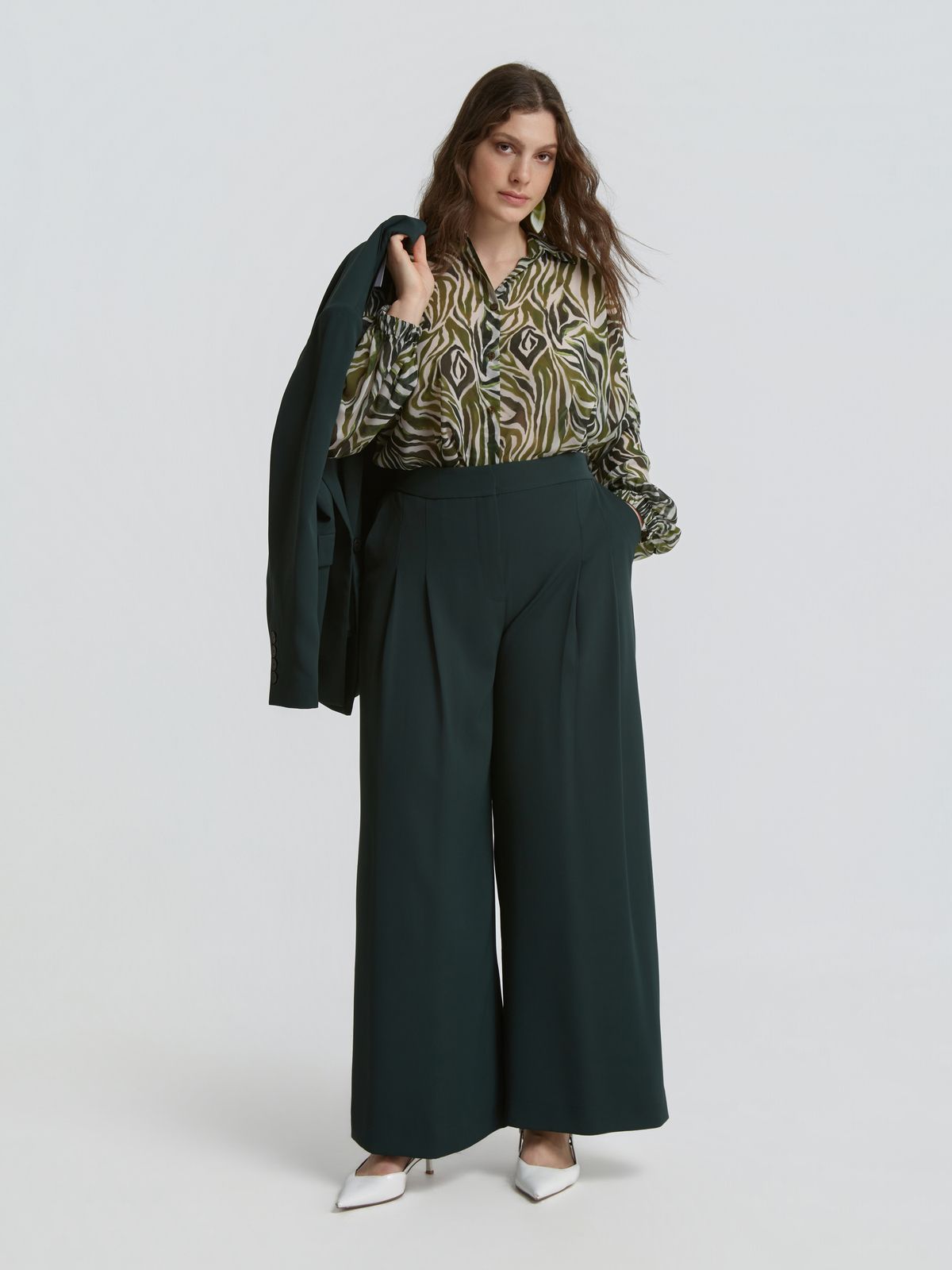 Wide-leg tailored pants