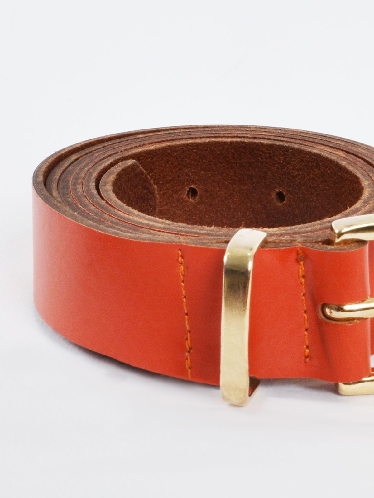 Leather oval buckle belt