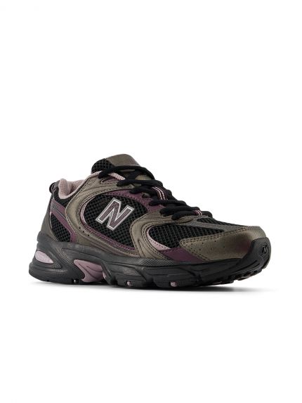 Sneakers MR530