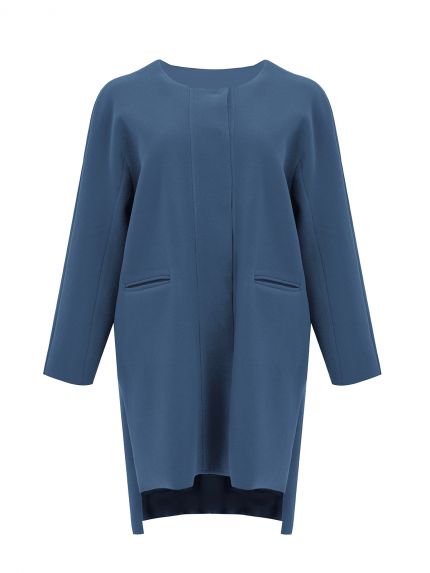 Oversized coat with button-up closure