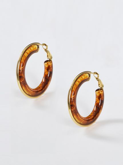 Resin & metal hoop earrings in tortoise brown
