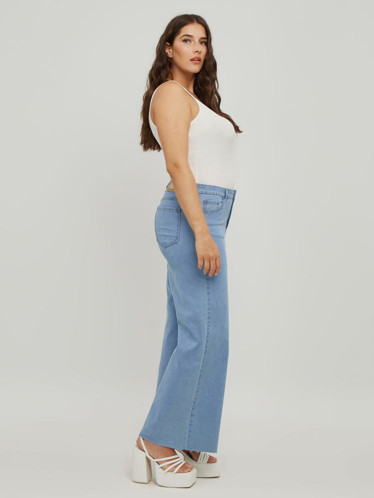 Light blue flare jeans mat fashion
