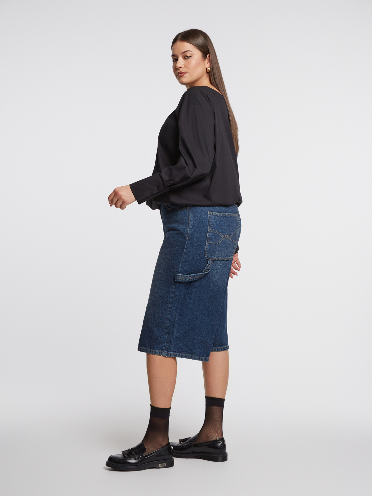 Τζιν βερμούδα με utility λεπτομέρεια φωτογραφία