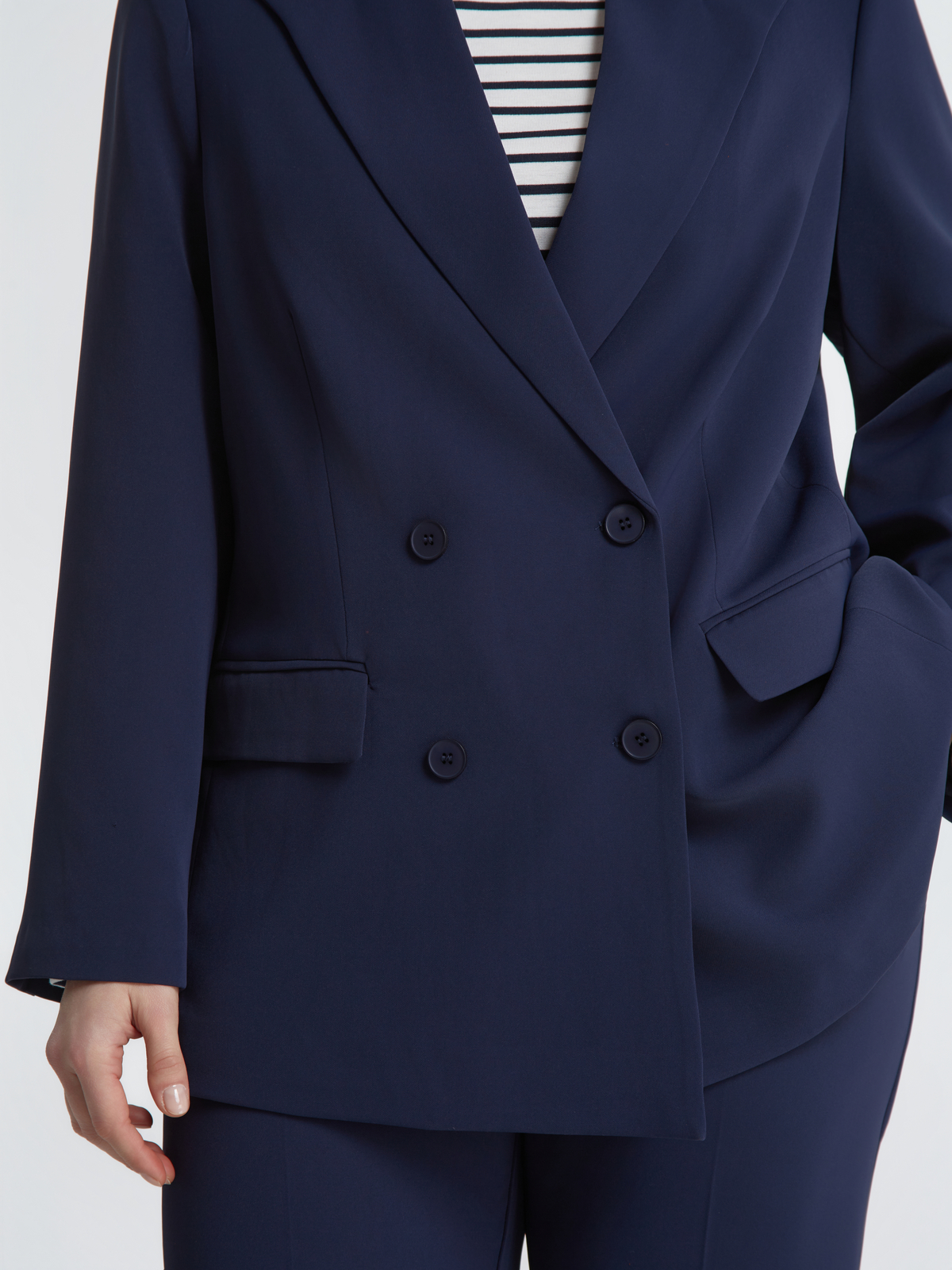 Σταυρωτό σακάκι φωτογραφία