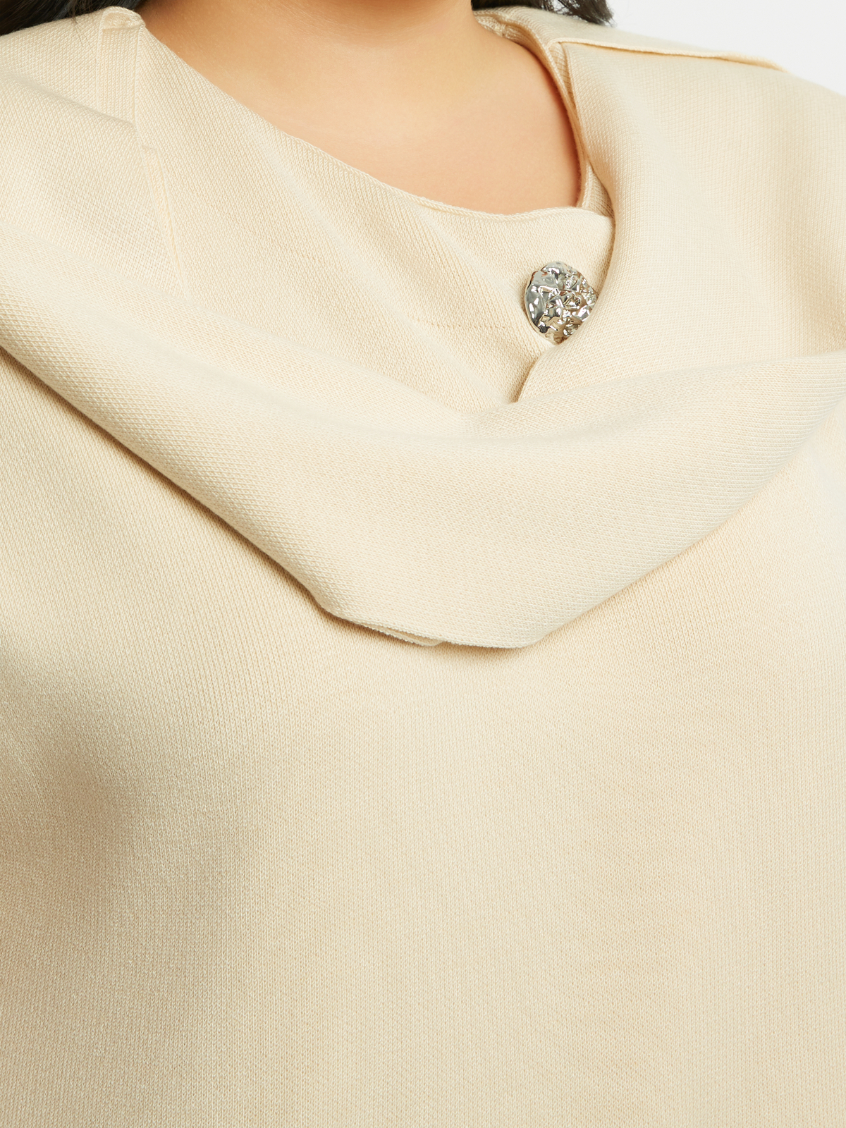 Πλεκτή μακριά ζακέτα με ντραπέ γιακά και εντυπωσιακό κουμπί φωτογραφία