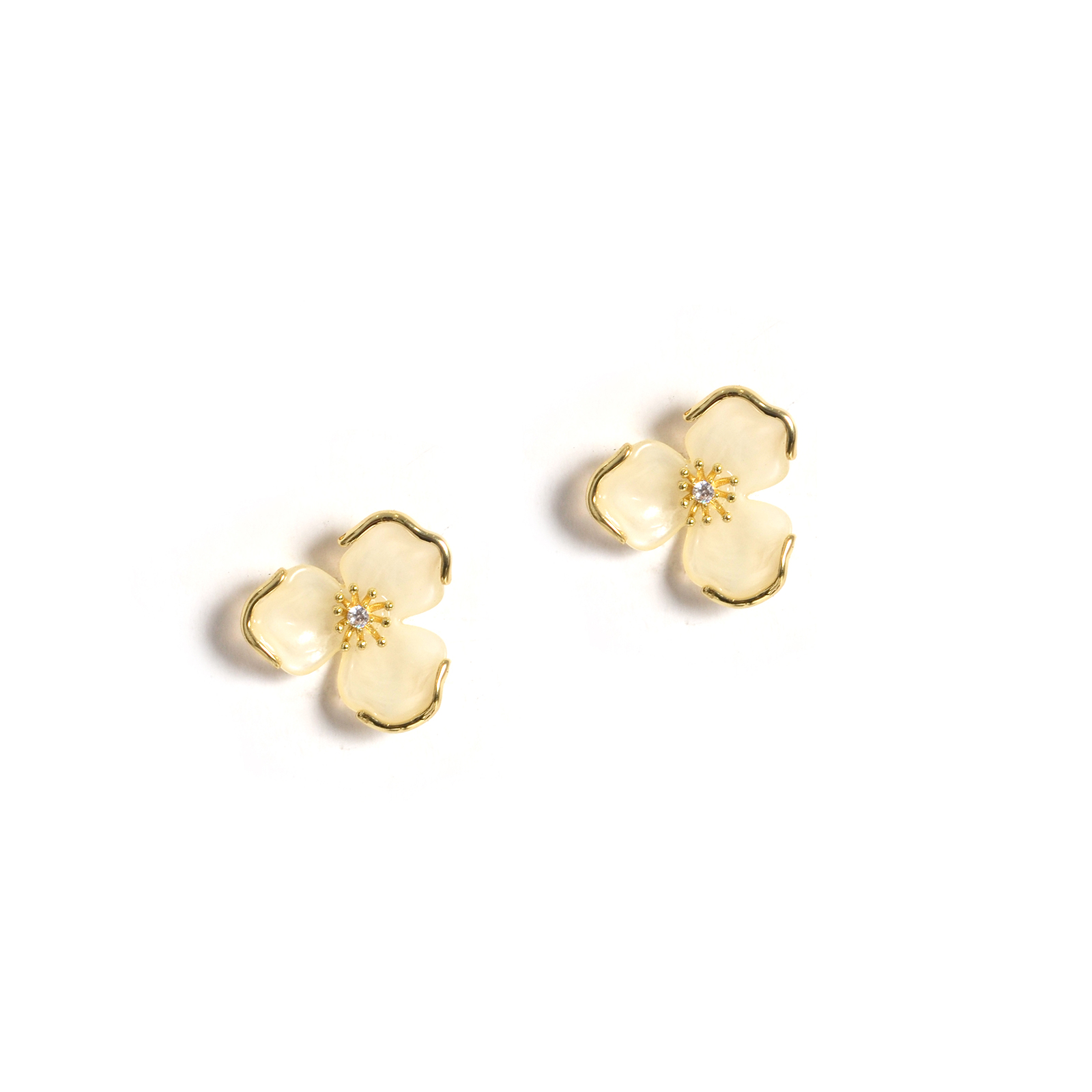 Resin flower stud earrings