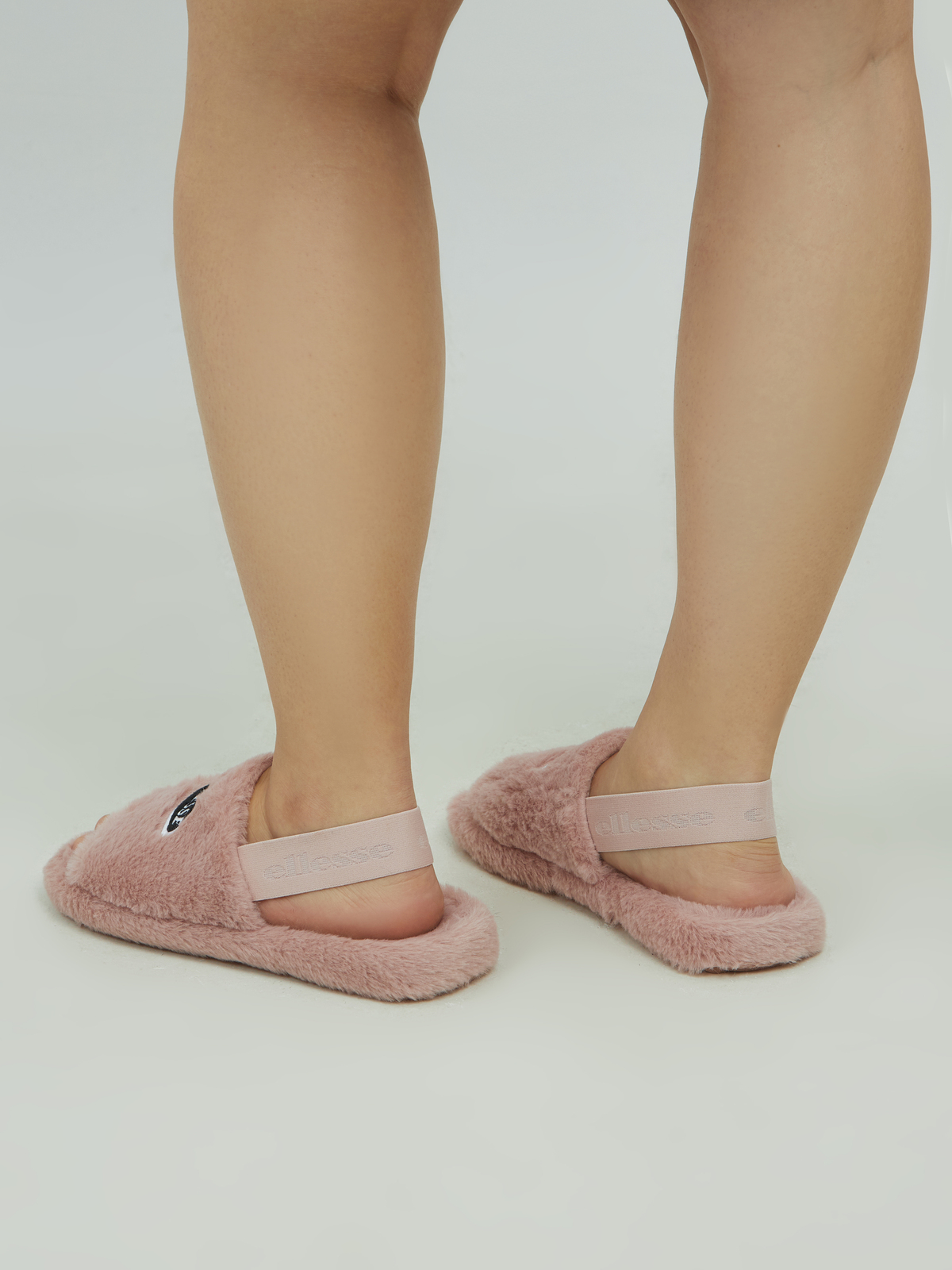 Slippers γούνινα ροζ φωτογραφία
