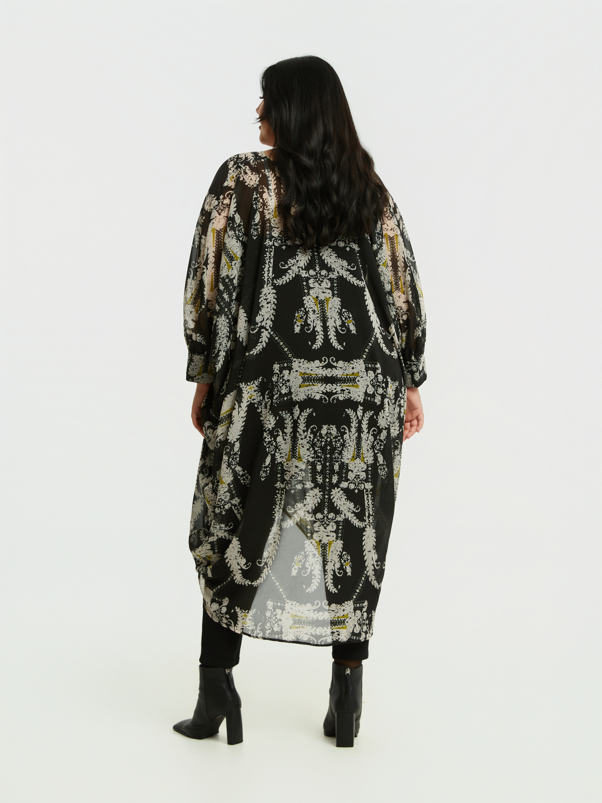 Κιμονό eco-chic με boho σχέδιο και δέσιμο φωτογραφία