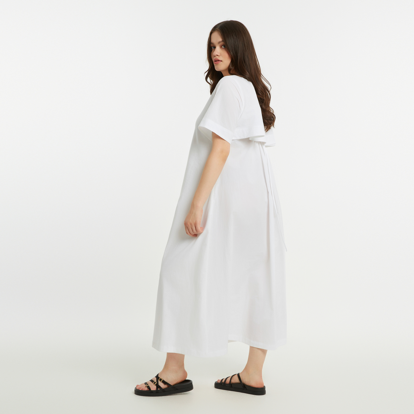 Φόρεμα ποπλίνα με άνοιγμα στην πλάτη