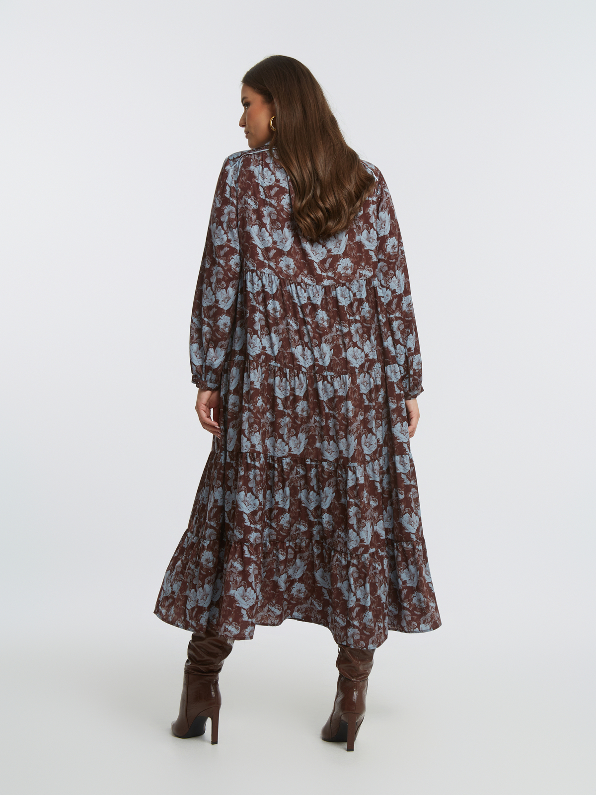 Maxi φλοράλ φόρεμα με βολάν φωτογραφία