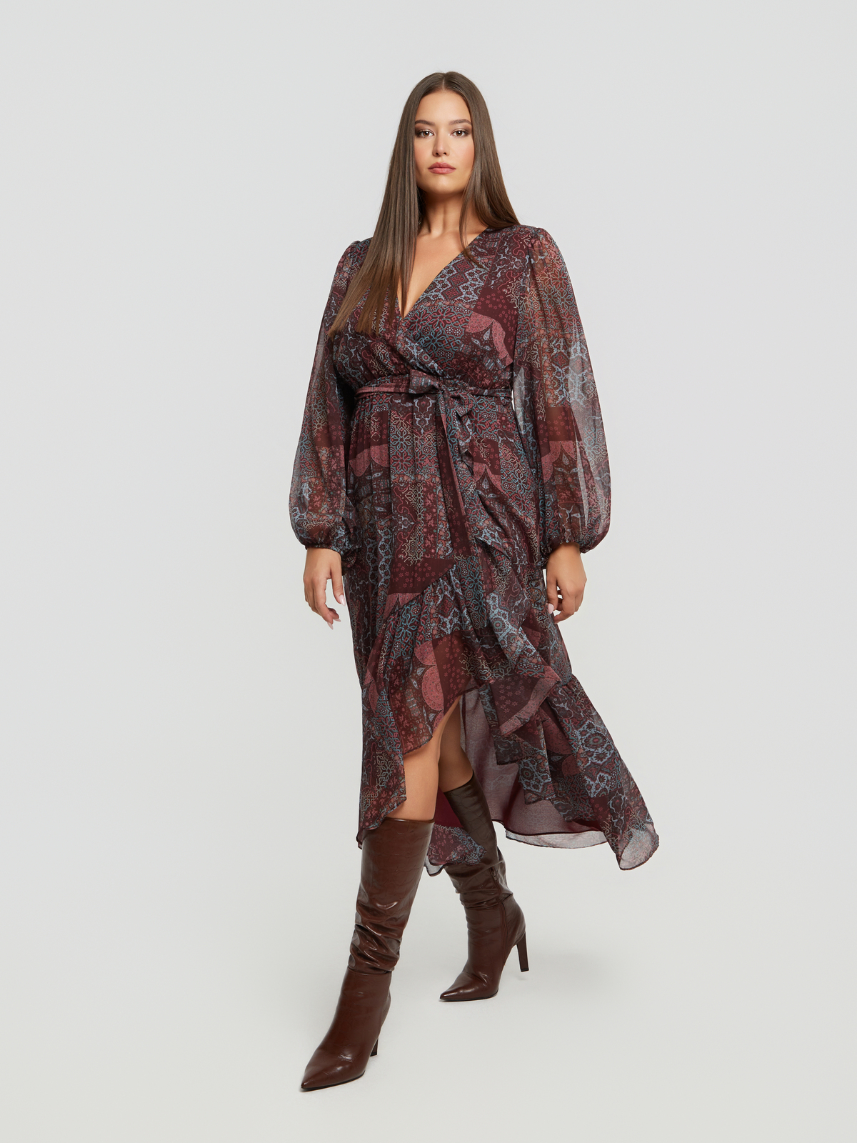 Εμπριμέ κρουαζέ φόρεμα φωτογραφία