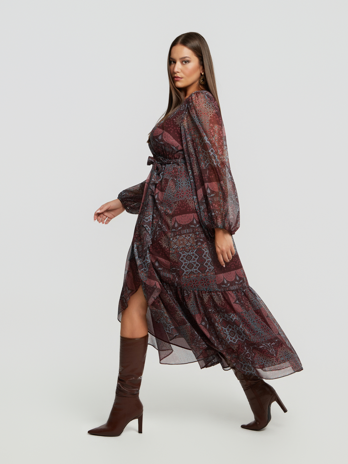 Εμπριμέ κρουαζέ φόρεμα φωτογραφία