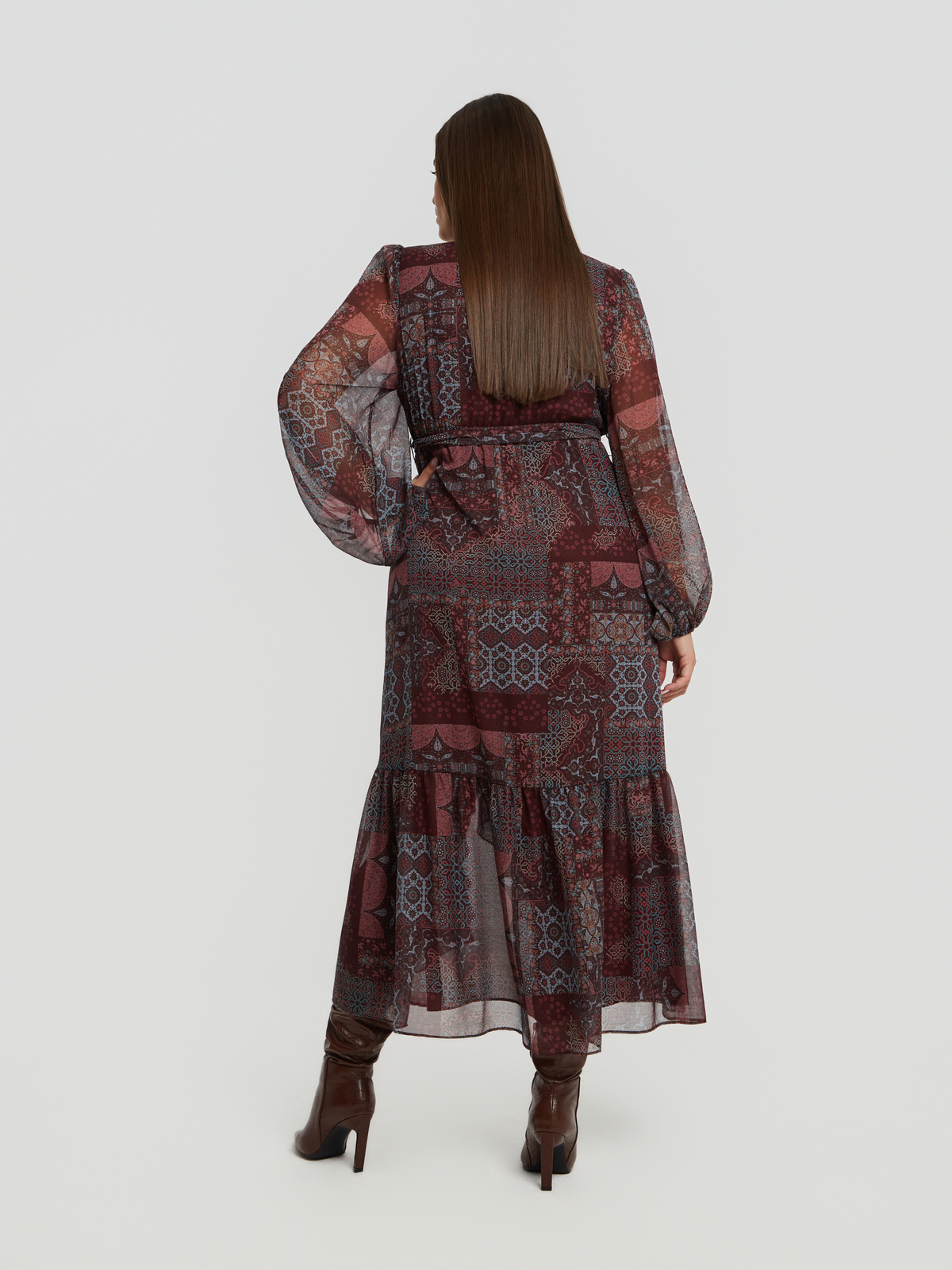 Εμπριμέ κρουαζέ φόρεμα φωτογραφία