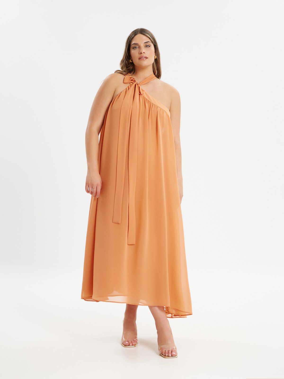 Maxi φόρεμα με δέσιμο στη λαιμόκοψη φωτογραφία