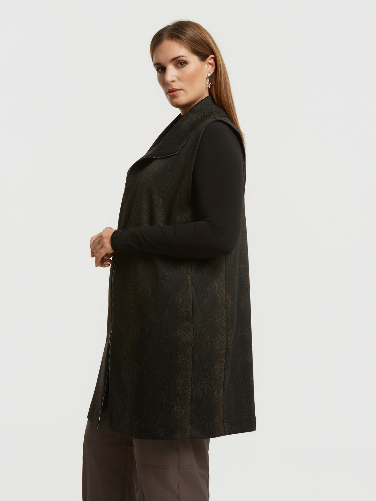 Animal-print γιλέκο με φερμουάρ φωτογραφία