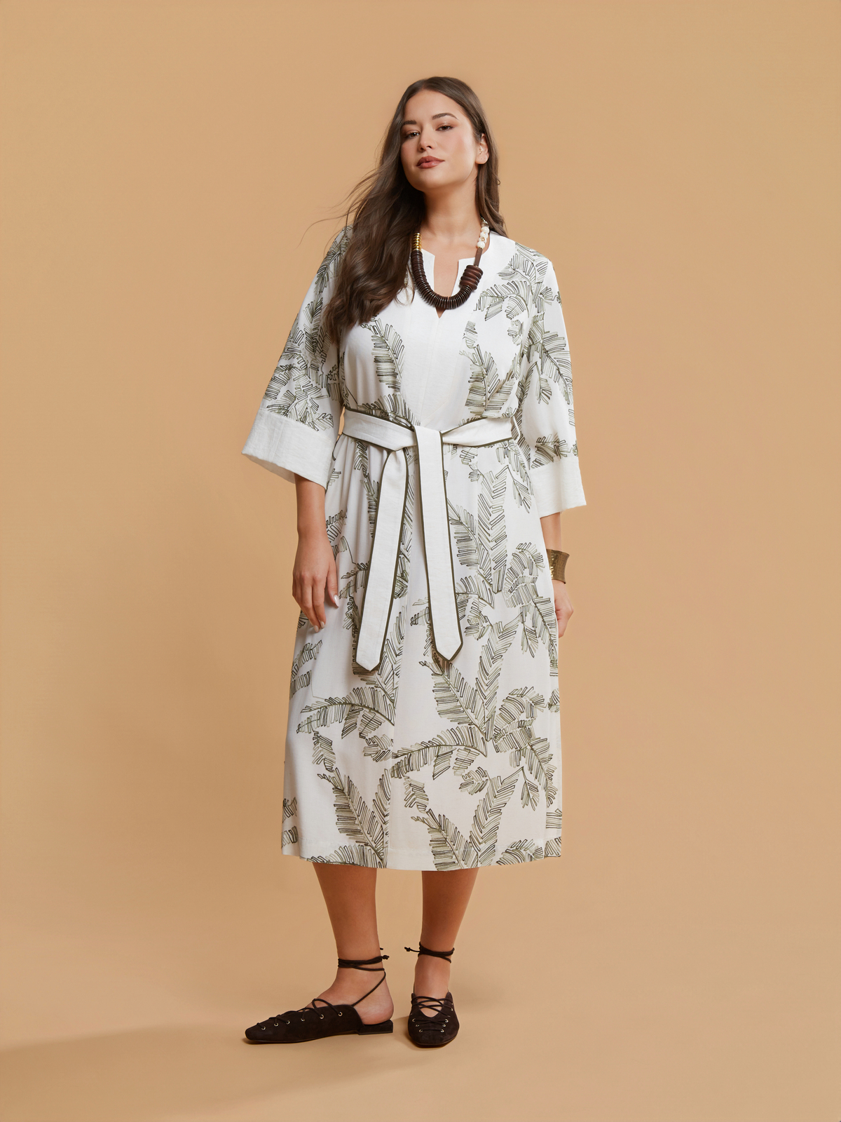 Φόρεμα βισκόζη/λινό με botanical κέντημα και ζώνη φωτογραφία