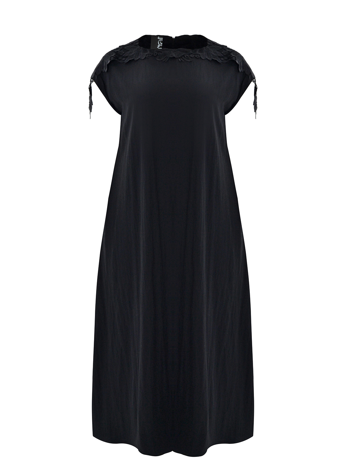 Maxi φόρεμα με 3D δαντελένιες floral λεπτομέρειες στους ώμους φωτογραφία