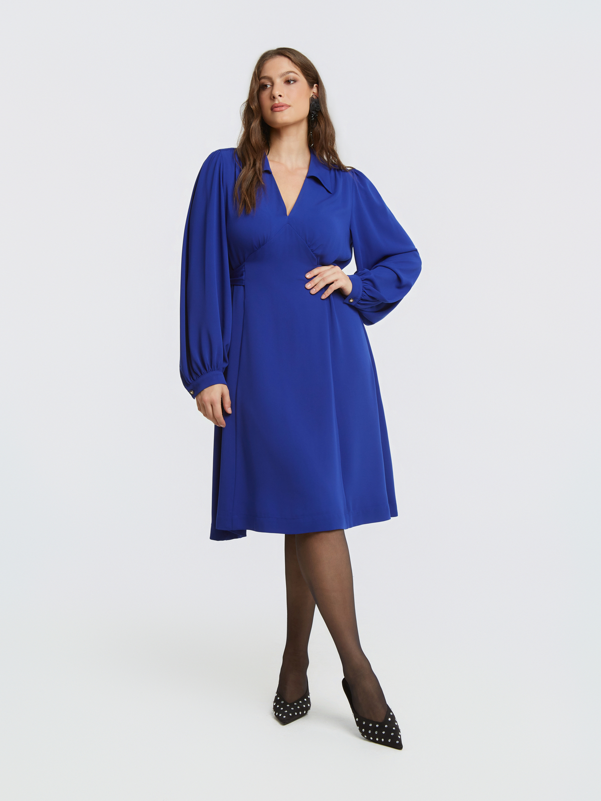 Midi φόρεμα με δέσιμο στη μέση φωτογραφία