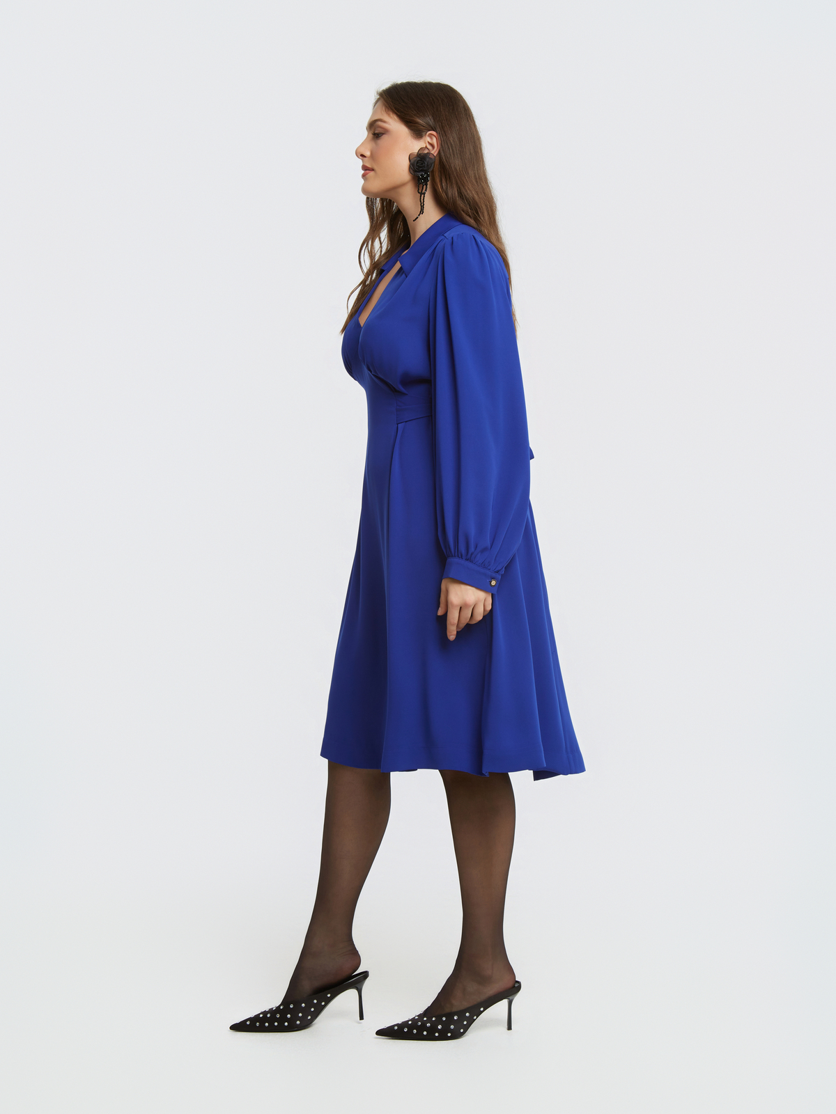 Midi φόρεμα με δέσιμο στη μέση φωτογραφία