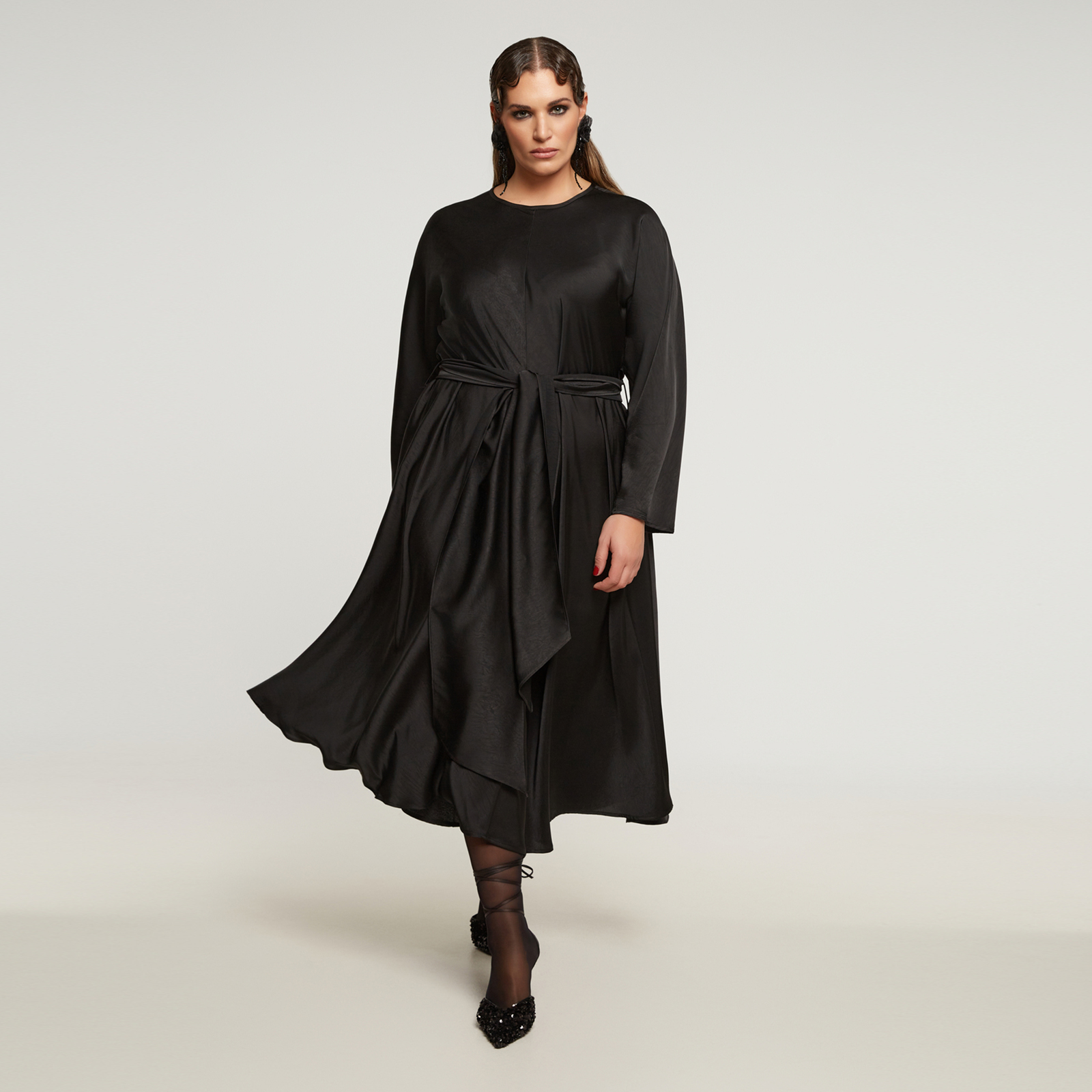 MAT FASHION Σατέν φόρεμα με ζώνη