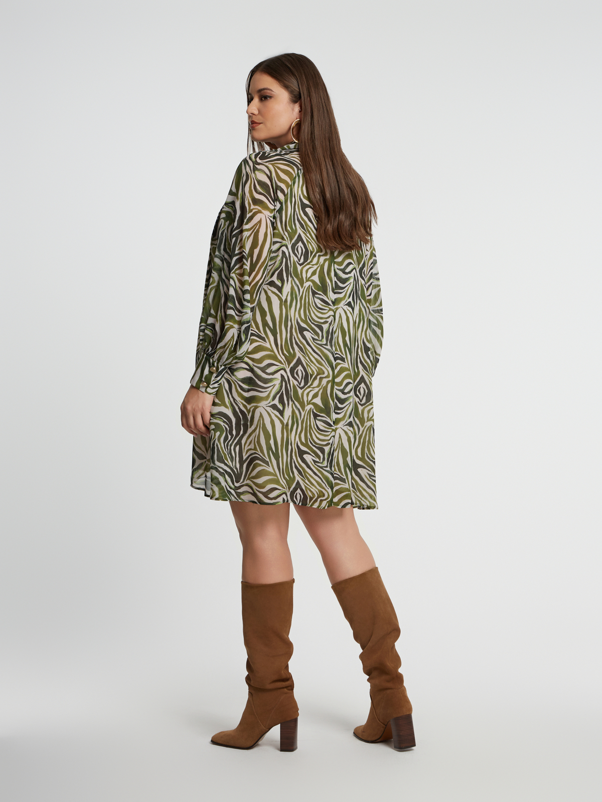 Mini φόρεμα με ζεβρέ σχέδιο και δέσιμο στη λαιμό φωτογραφία