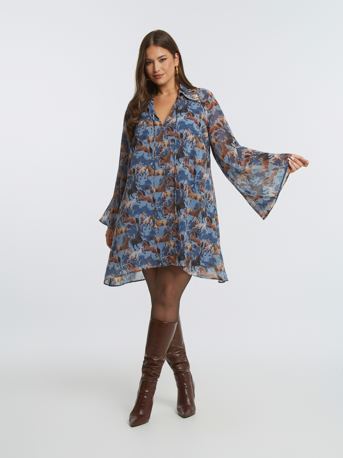 Mini φόρεμα με εντυπωσιακό equestrian σχέδιο και δέσιμο στη λαιμόκοψη φωτογραφία