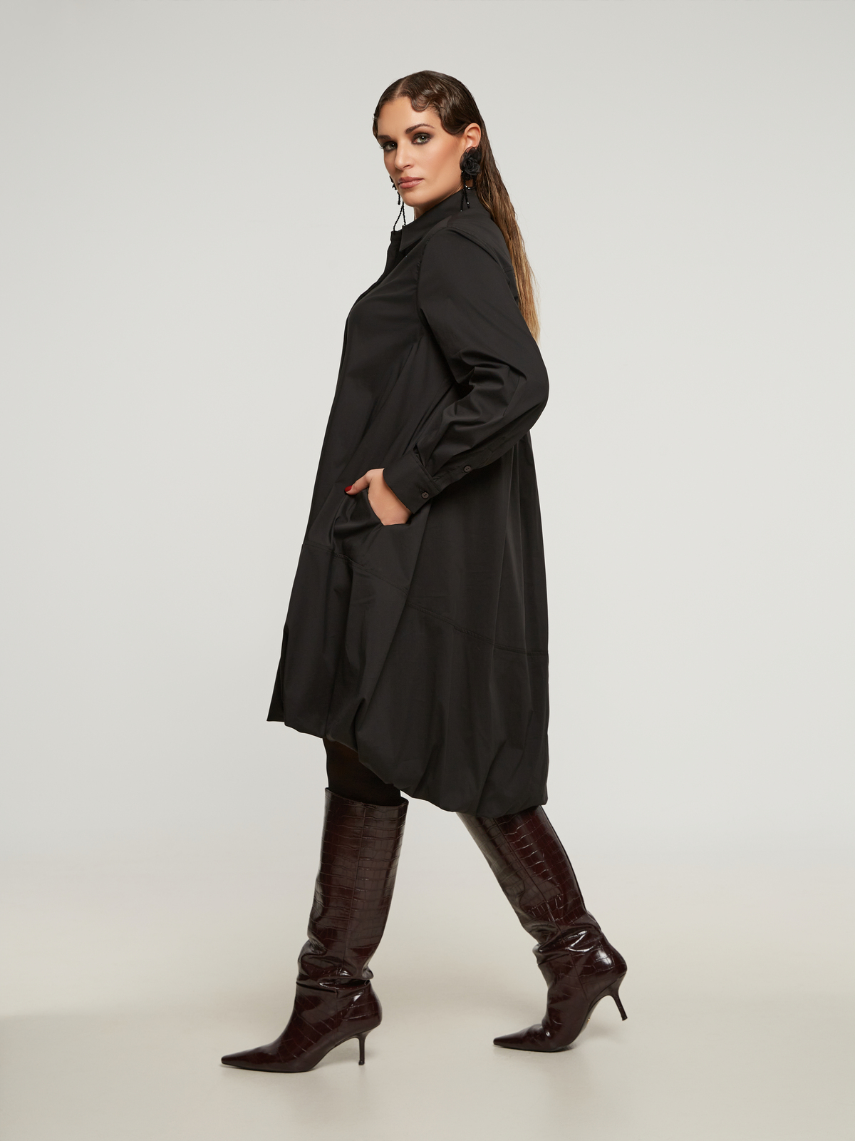 Σεμιζιέ φόρεμα με balloon τελείωμα φωτογραφία