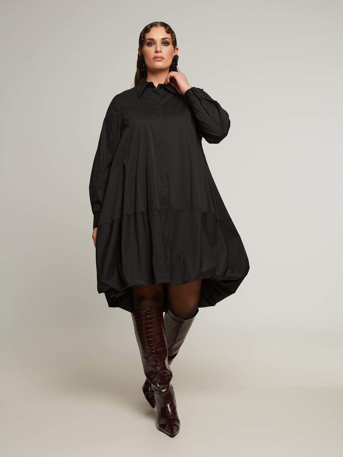 Σεμιζιέ φόρεμα με balloon τελείωμα φωτογραφία