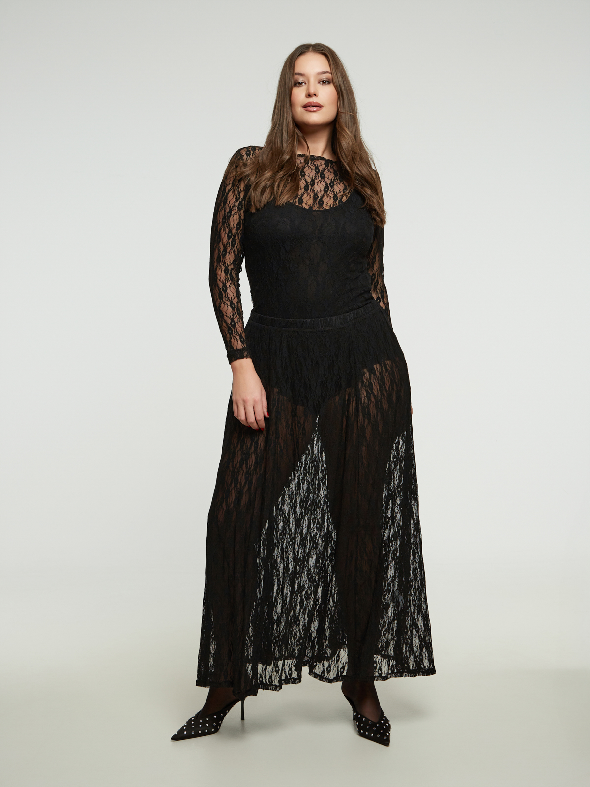 Μαύρη maxi φούστα δαντέλα φωτογραφία