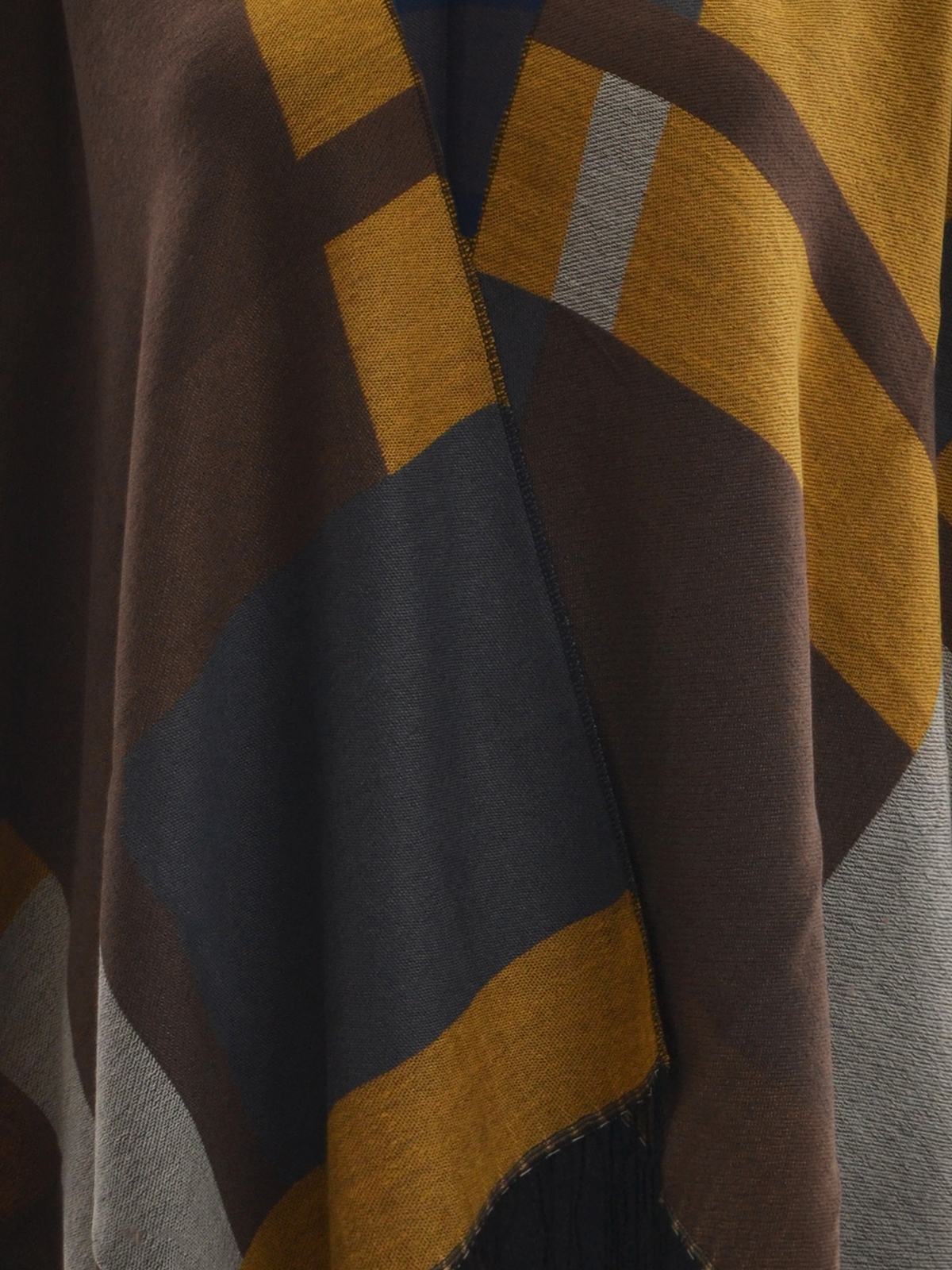 Πόντσο με γεωμετρικό σχέδιο & κρόσσια φωτογραφία