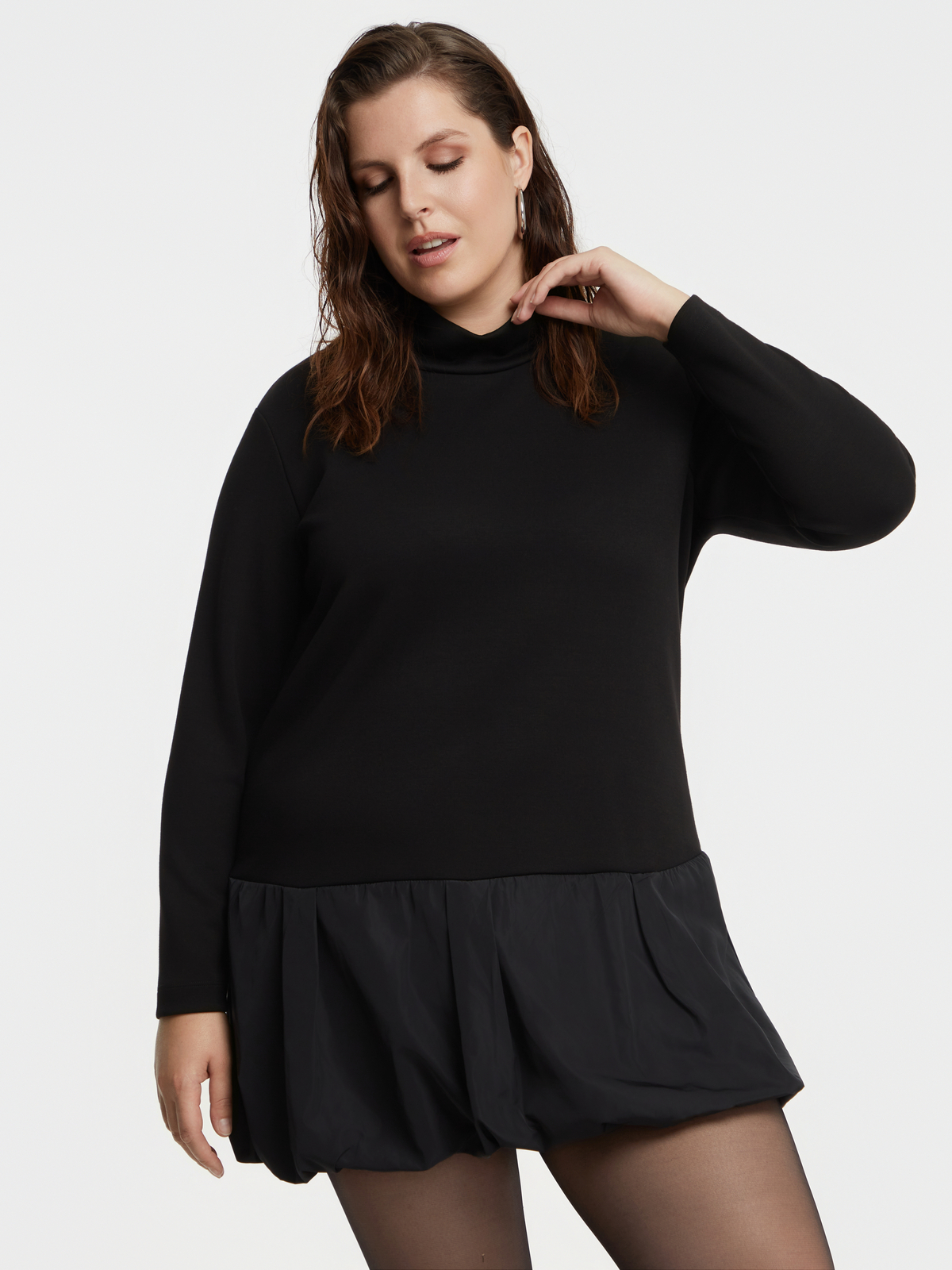 Φόρεμα ζιβάγκο με συνδυασμό υφασμάτων φωτογραφία