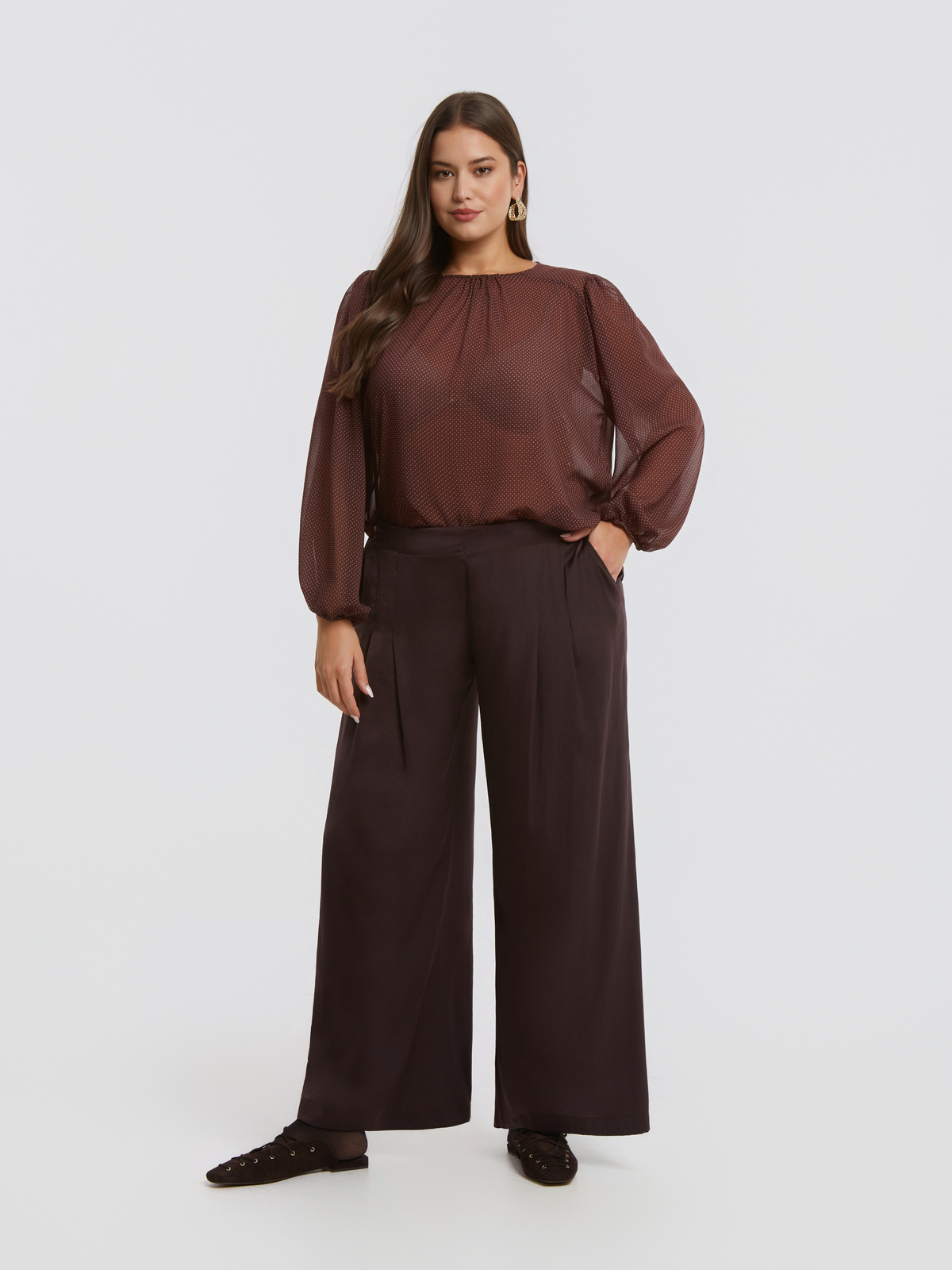 Ψηλόμεση σατέν παντελόνα με πιέτες φωτογραφία