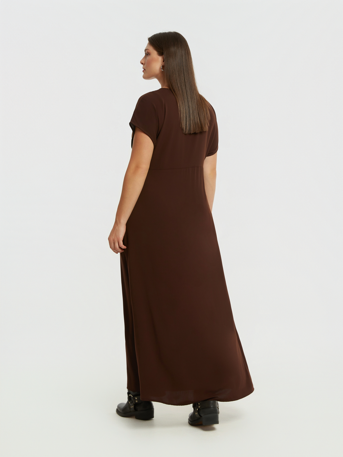 Maxi φόρεμα με V-ντεκολτέ φωτογραφία