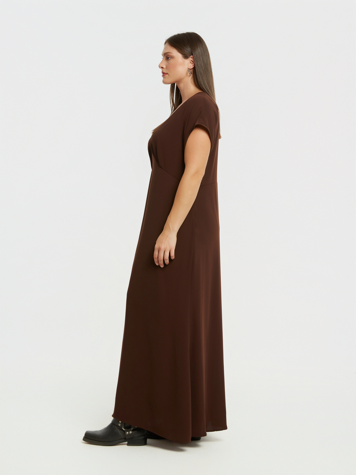 Maxi φόρεμα με V-ντεκολτέ φωτογραφία