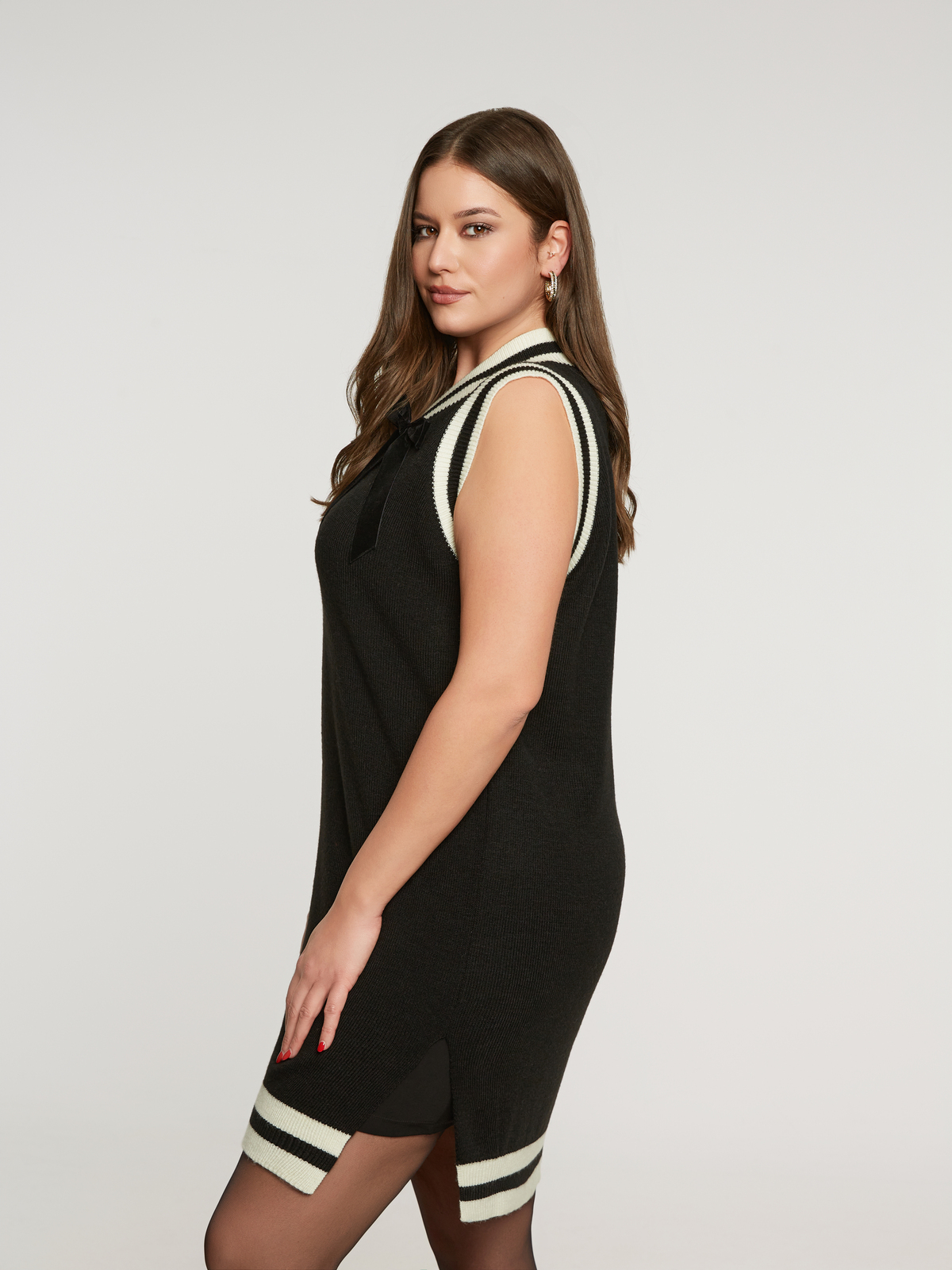 Αμάνικο πλεκτό φόρεμα με φιόγκο φωτογραφία