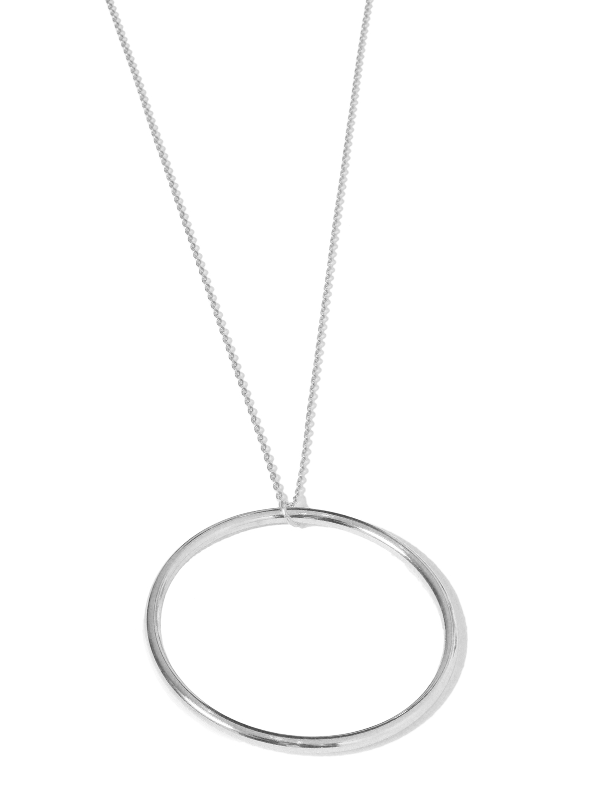 Μακρύ κολιέ με μίνιμαλ κυκλικό μενταγιόν φωτογραφία