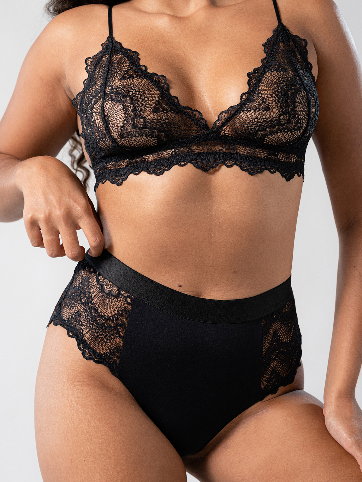 Σλιπ ψηλόμεσο με δαντέλα φωτογραφία