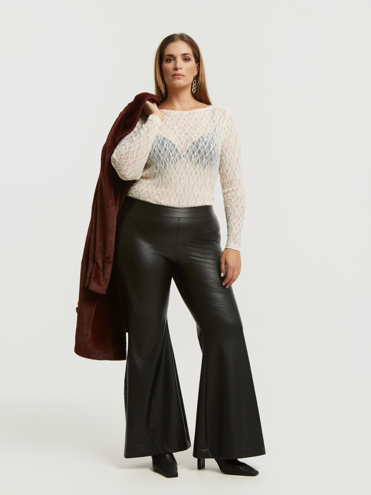 Δαντελένια μπλούζα με μακριά μανίκια φωτογραφία