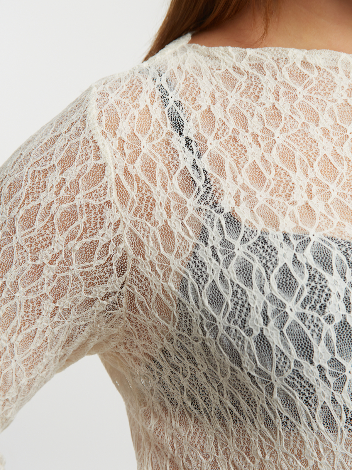 Δαντελένια μπλούζα με μακριά μανίκια φωτογραφία