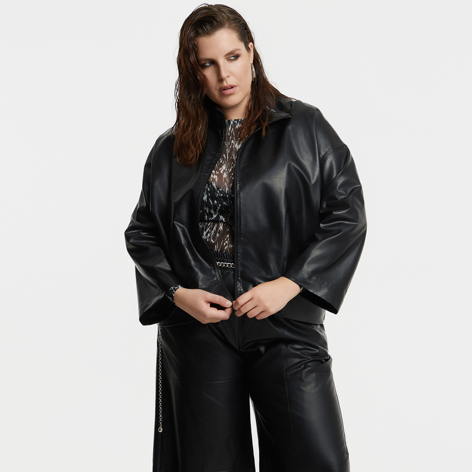 MAT FASHION Leather-look τζάκετ με φερμουάρ