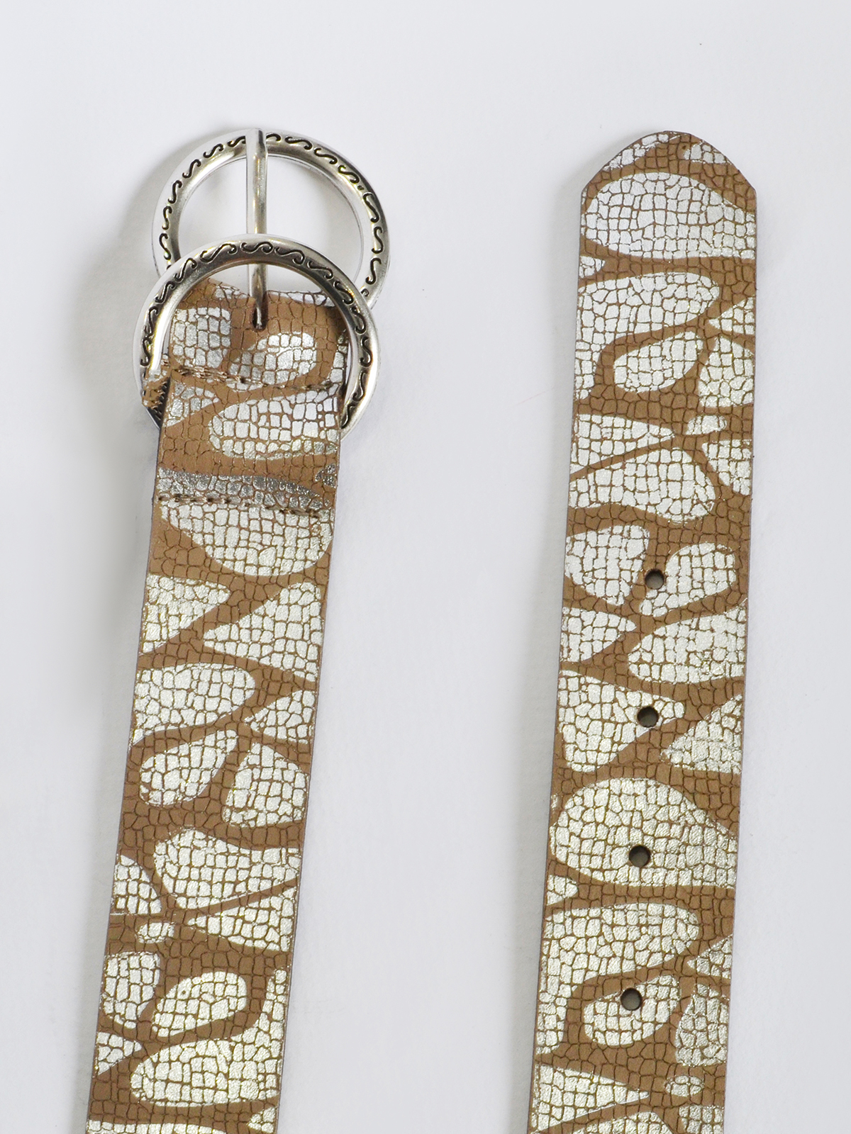 Δερμάτινη ζώνη με μεταλλικό μοτίβο & διπλή αγκράφα φωτογραφία